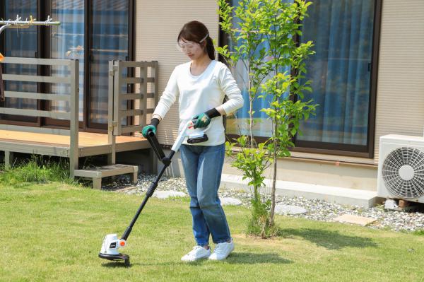 おすすめのガーデングッズ アイリスオーヤマ 「充電式グラストリマ
